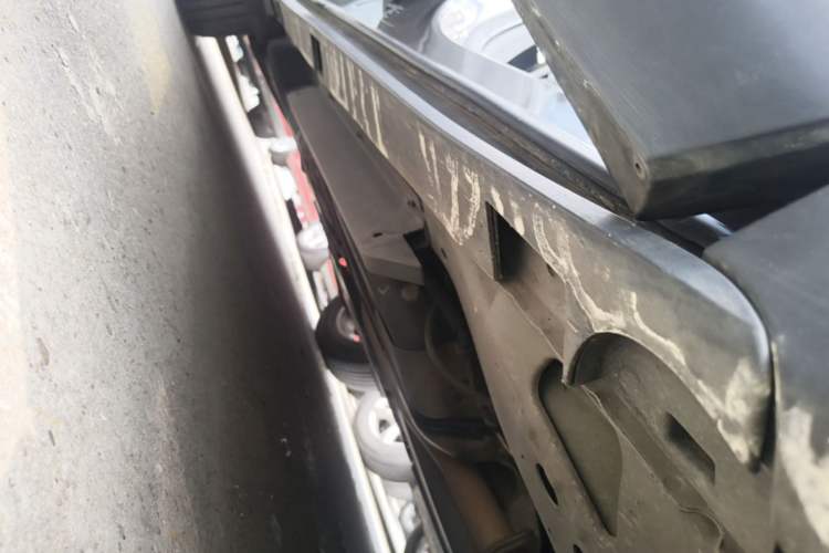 Used Buick Envision 2018 20T Two-Wheel-Drive Elite Model Right Side Sill