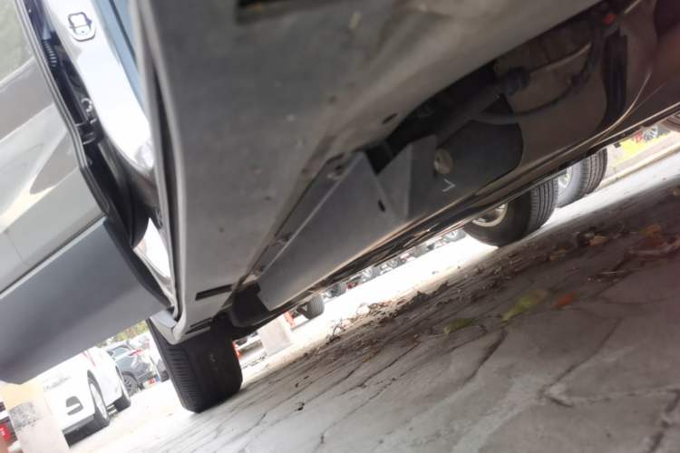 Used Buick Envision 2018 20T Two-Wheel-Drive Elite Model Right Side Sill