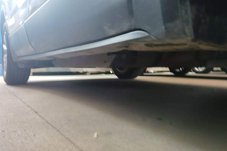 Used Buick Envision 2018 20T Two-Wheel-Drive Elite Model Right Side Sill