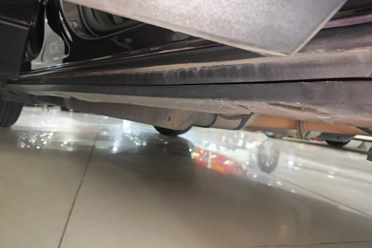Used Buick Envision 2018 20T Two-Wheel-Drive Elite Model Right Side Sill