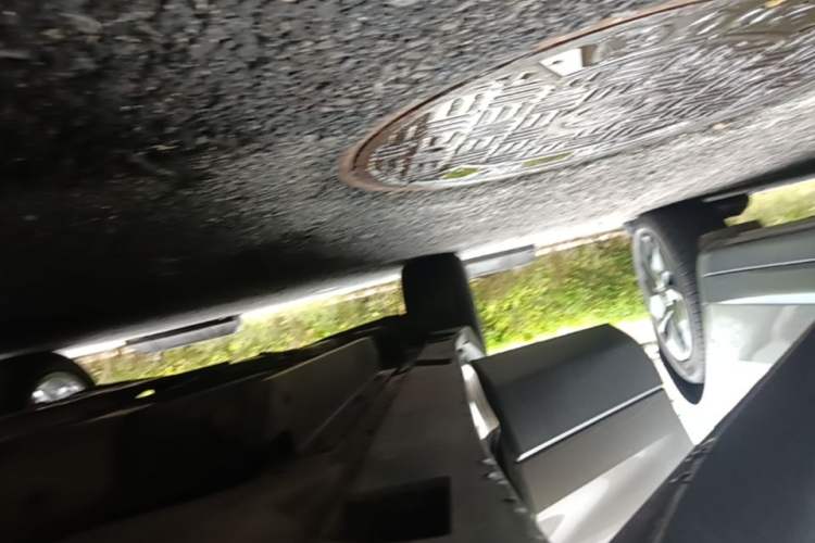 Used Buick Envision 2018 28T Four-Wheel Drive Elite Version Right Side Sill