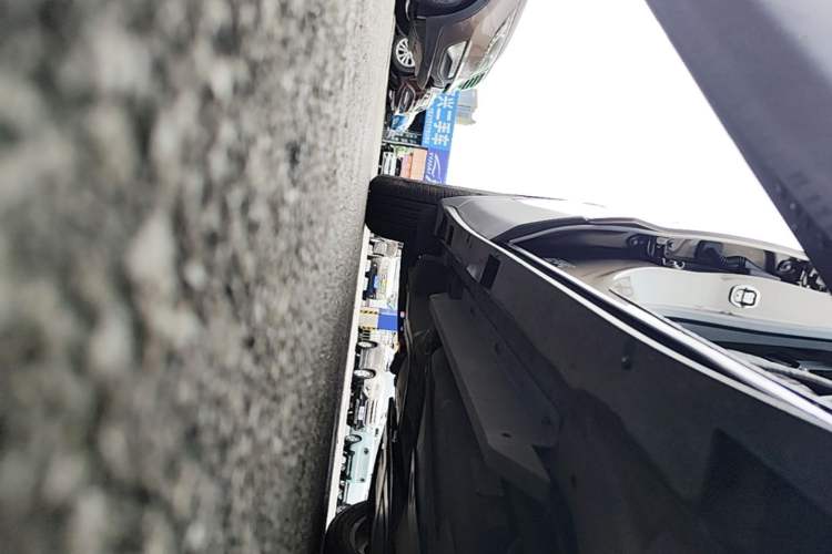 Used Buick Envision 2018 20T Two-Wheel Drive Luxury Model Right Side Sill