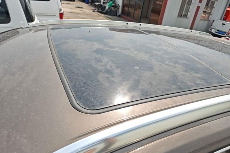 Used Buick Envision 2018 20T Two-Wheel-Drive Elite Model Roof