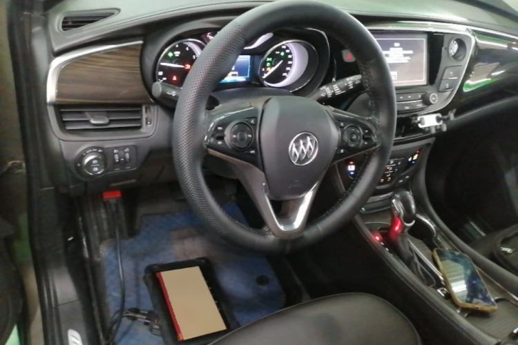 Used Buick Envision 2018 20T Two-Wheel-Drive Elite Model Steering Wheel