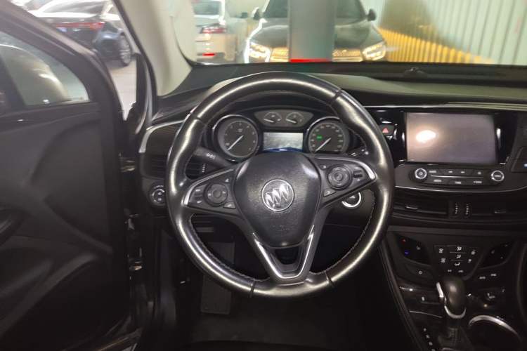 Used Buick Envision 2018 20T Two-Wheel-Drive Elite Model Steering Wheel