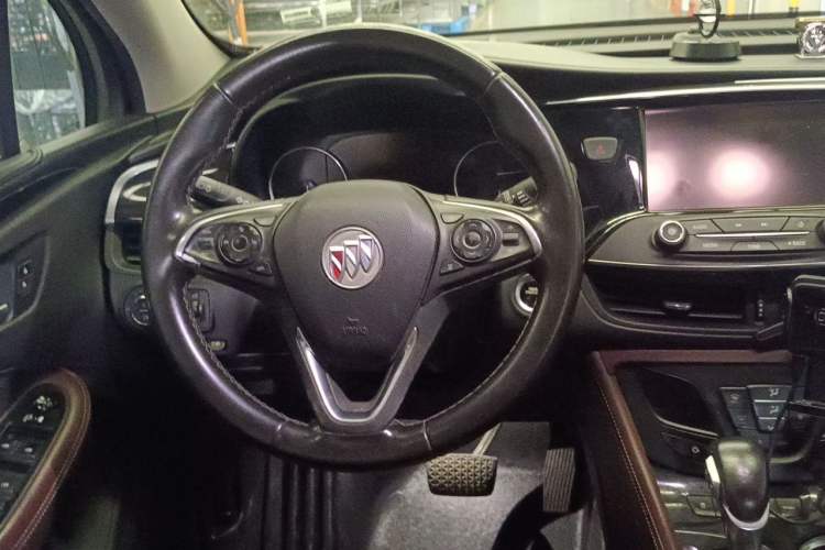 Used Buick Envision 2018 28T Four-Wheel Drive Luxury Model Steering Wheel