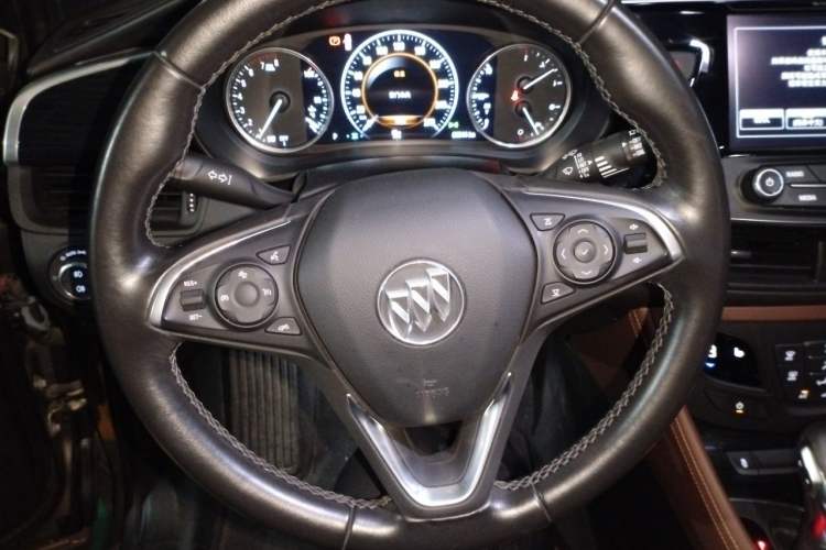 Used Buick Envision 2018 28T Four-Wheel Drive Luxury Model Steering Wheel