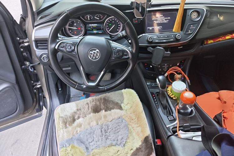 Used Buick Envision 2018 20T Two-Wheel-Drive Elite Model Steering Wheel
