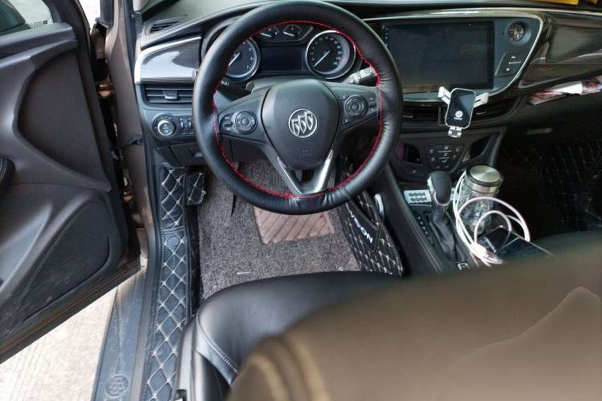 Used Buick Envision 2018 20T Two-Wheel-Drive Leading Model Steering Wheel