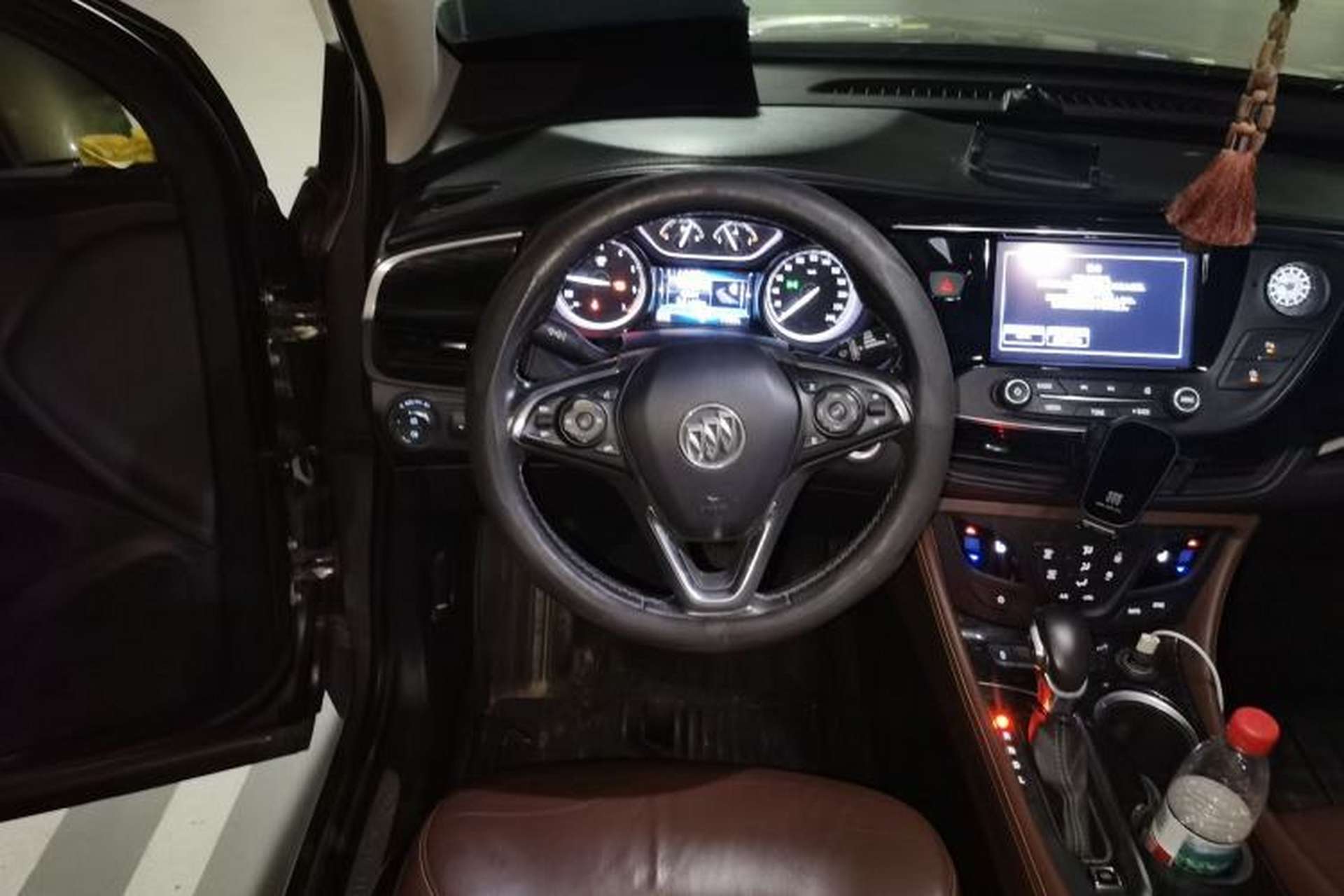 Used Buick Envision 2018 28T Four-Wheel Drive Elite Version Steering Wheel