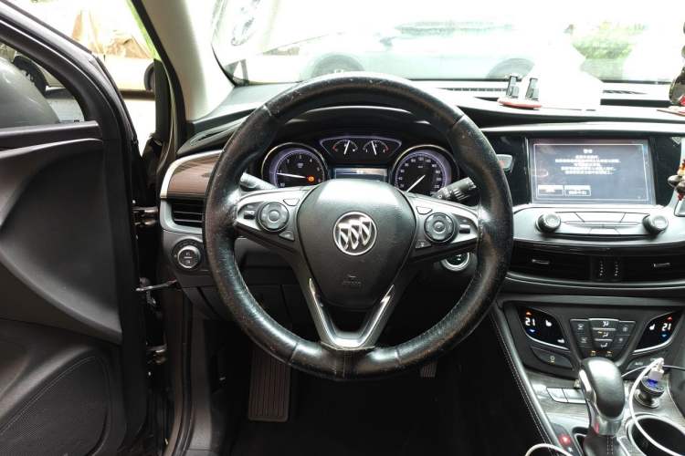 Used Buick Envision 2018 20T Two-Wheel-Drive Elite Model Steering Wheel