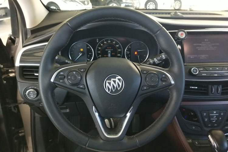 Used Buick Envision 2018 28T Four-Wheel Drive Luxury Model Steering Wheel