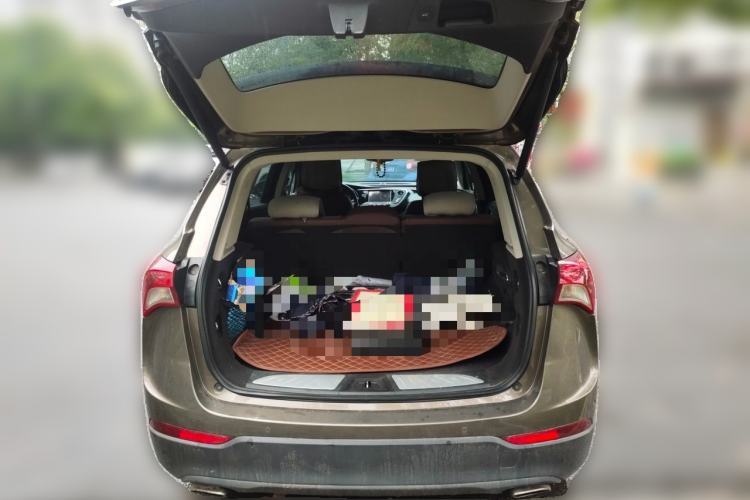 Used Buick Envision 2018 28T Four-Wheel Drive Luxury Model Trunk