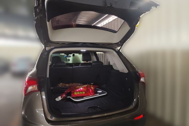 Used Buick Envision 2018 20T Two-Wheel-Drive Elite Model Trunk