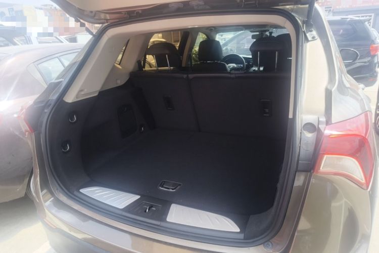 Used Buick Envision 2018 20T Two-Wheel-Drive Elite Model Trunk