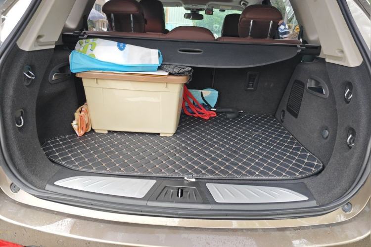 Used Buick Envision 2018 28T Four-Wheel Drive Luxury Model Trunk