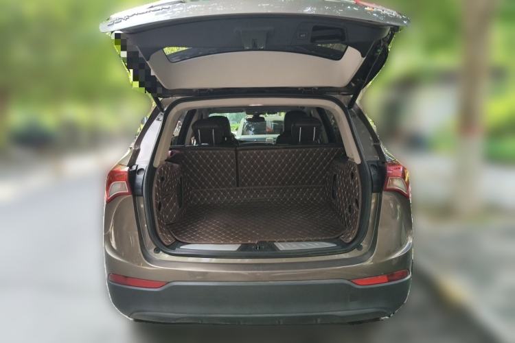 Used Buick Envision 2018 20T Two-Wheel-Drive Elite Model Trunk