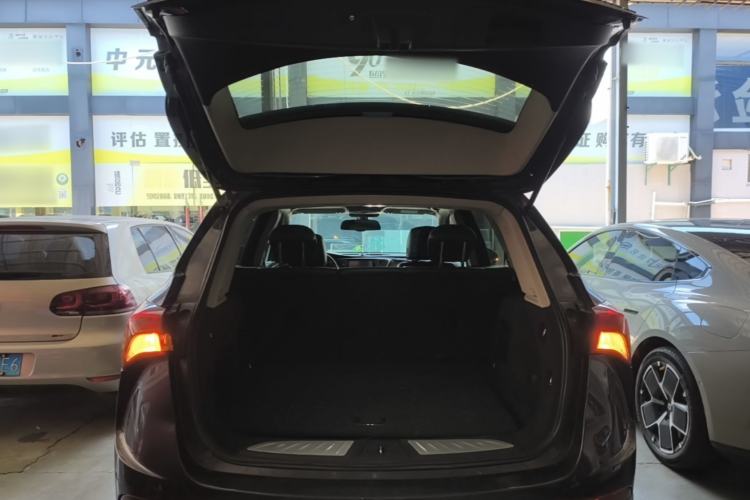 Used Buick Envision 2018 20T Two-Wheel-Drive Elite Model Trunk