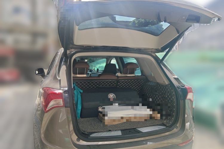 Used Buick Envision 2018 28T Four-Wheel Drive Luxury Model Trunk