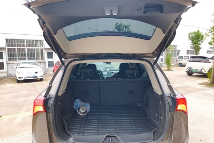 Used Buick Envision 2018 20T Two-Wheel-Drive Leading Model Trunk