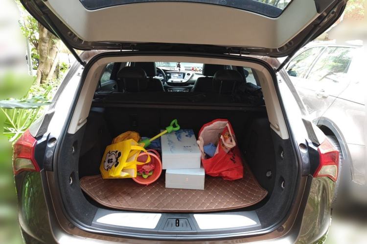 Used Buick Envision 2018 20T Two-Wheel-Drive Elite Model Trunk