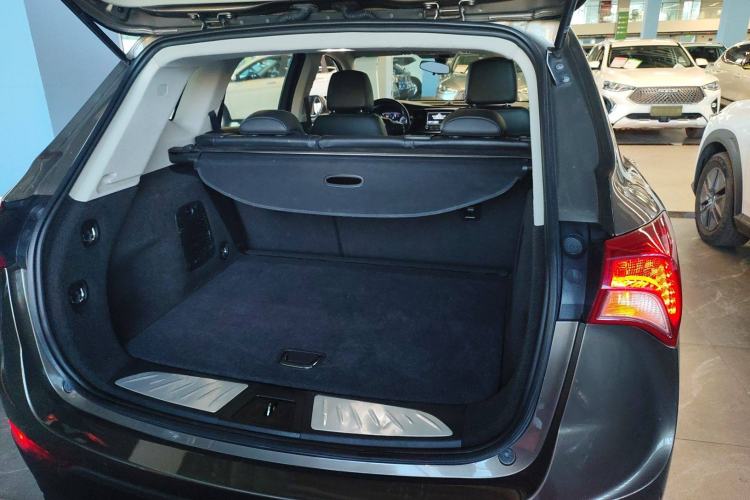 Used Buick Envision 2018 20T Two-Wheel-Drive Elite Model Trunk