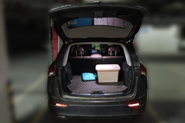 Used Buick Envision 2018 28T Four-Wheel Drive Luxury Model Trunk
