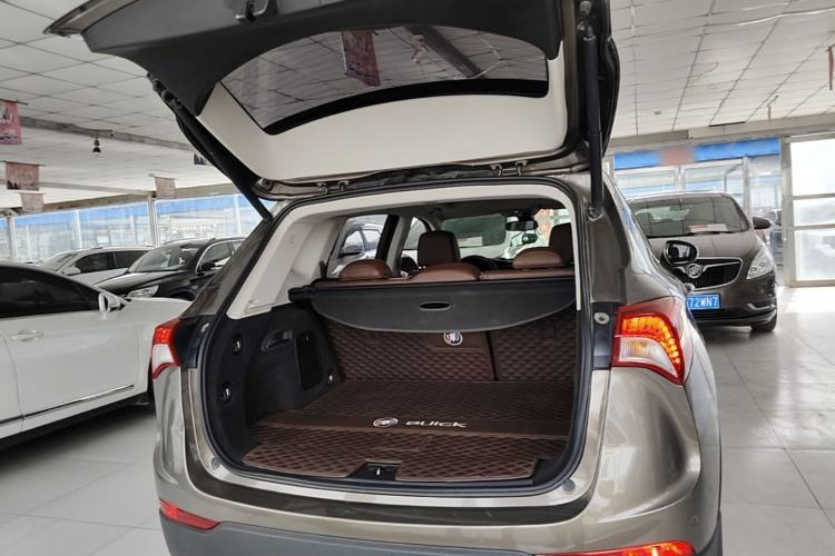 Used Buick Envision 2018 28T Four-Wheel Drive Luxury Model Trunk