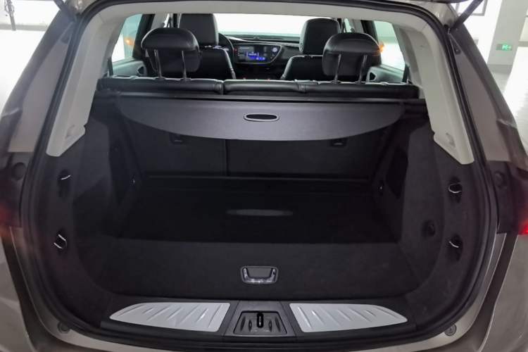Used Buick Envision 2018 20T Two-Wheel-Drive Leading Model Trunk
