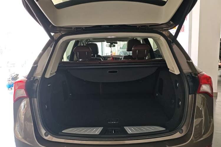 Used Buick Envision 2018 20T Two-Wheel Drive Luxury Model Trunk