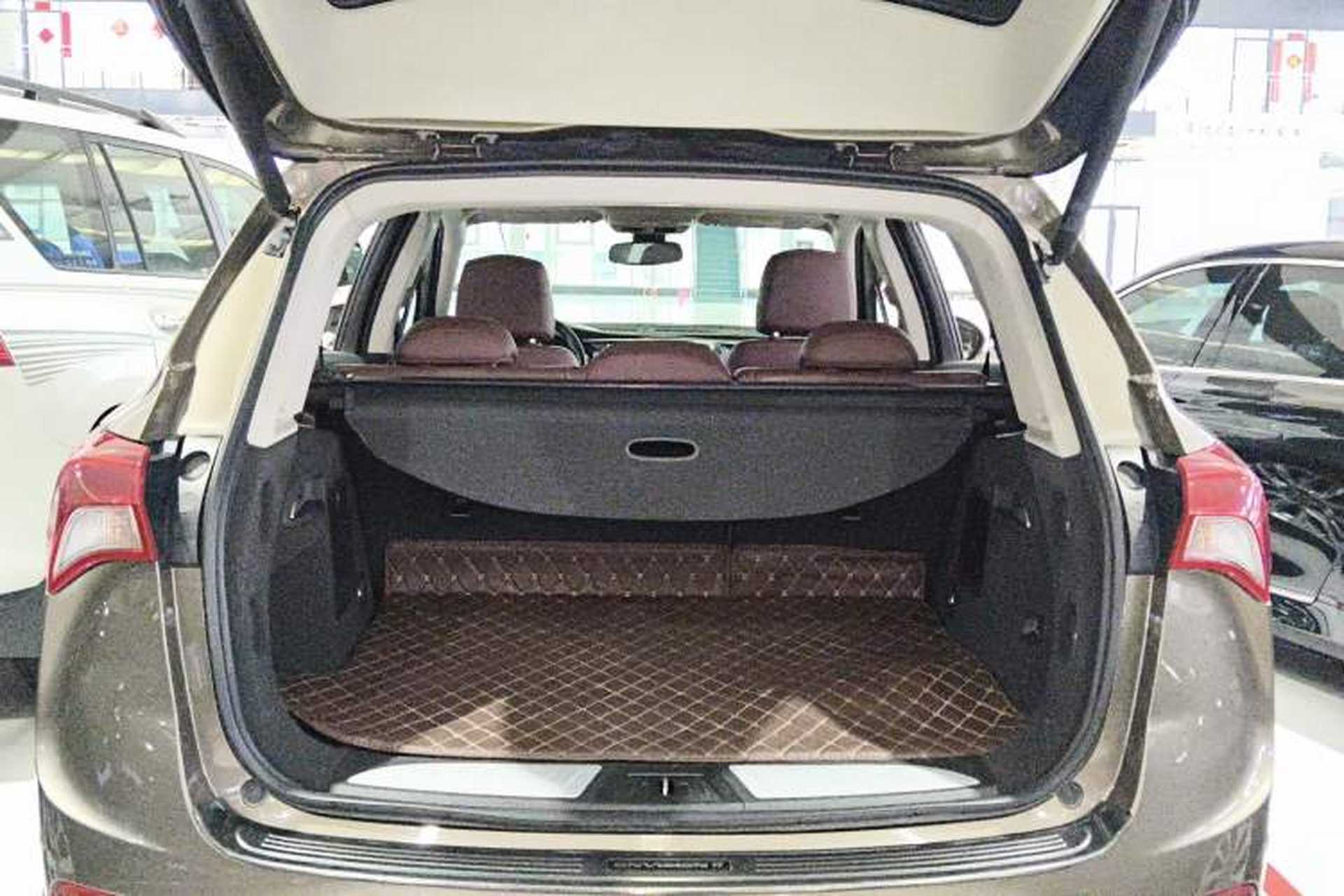 Used Buick Envision 2018 28T Four-Wheel Drive Luxury Model Trunk
