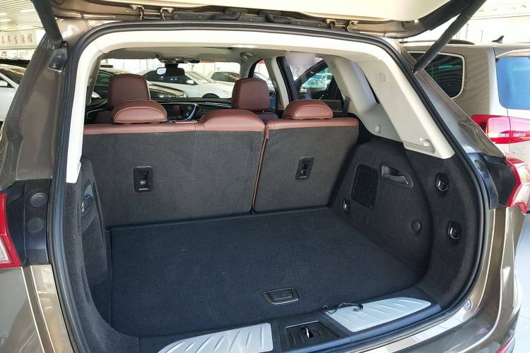 Used Buick Envision 2018 28T Four-Wheel Drive Luxury Model Trunk