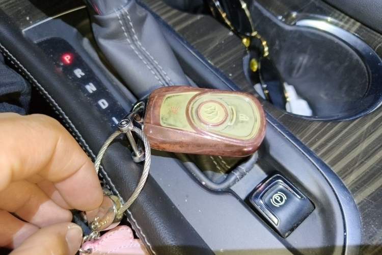 Used Buick Envision 2018 20T Two-Wheel-Drive Elite Model Vehicle Key