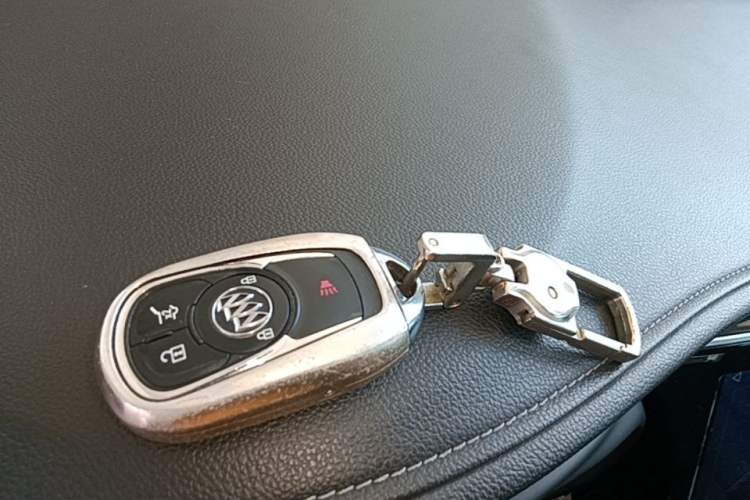 Used Buick Envision 2018 20T Two-Wheel Drive Luxury Model Vehicle Key