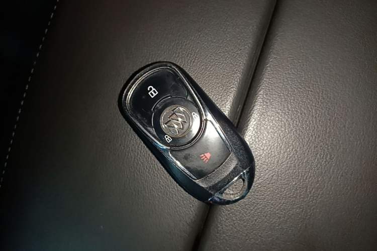 Used Buick Envision 2018 20T Two-Wheel-Drive Elite Model Vehicle Key