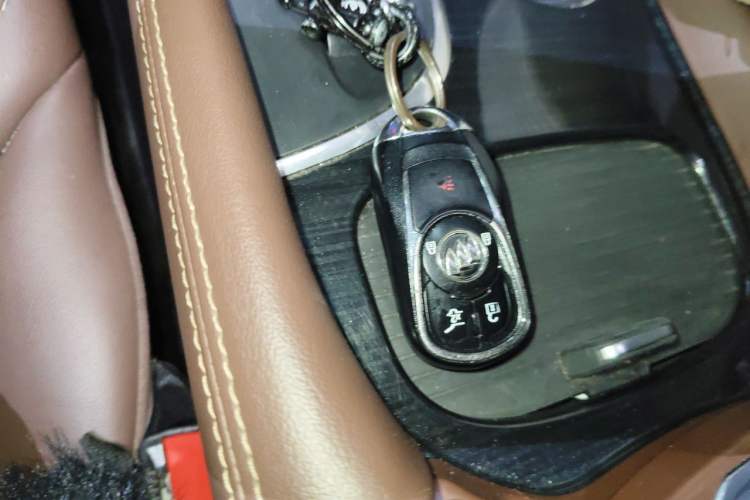 Used Buick Envision 2018 28T Four-Wheel Drive Luxury Model Vehicle Key
