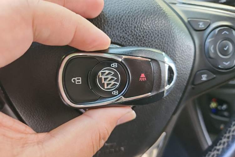 Used Buick Envision 2018 20T Two-Wheel-Drive Elite Model Vehicle Key