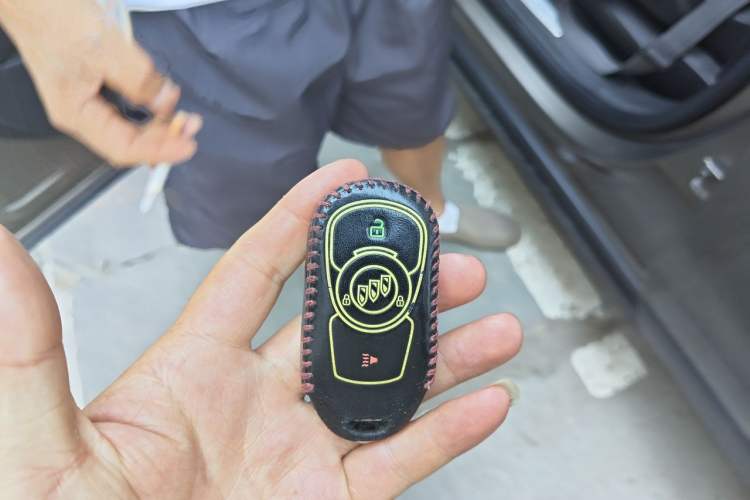 Used Buick Envision 2018 20T Two-Wheel-Drive Elite Model Vehicle Key
