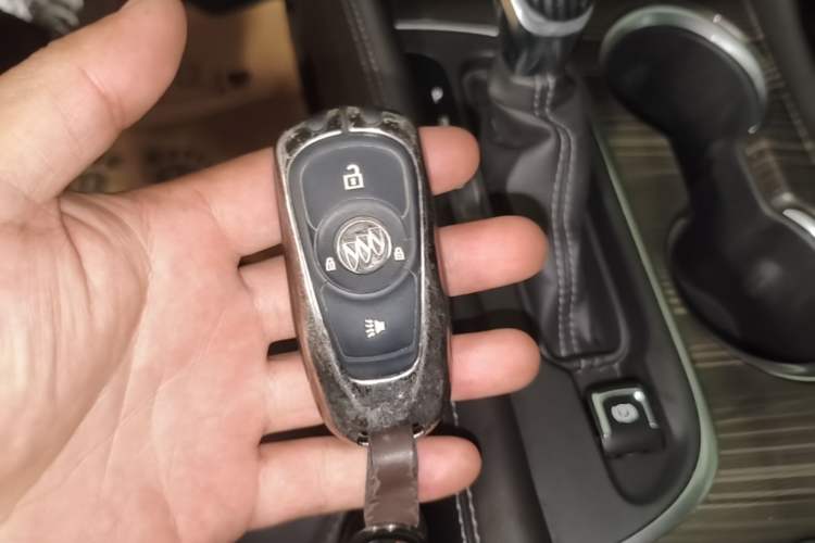 Used Buick Envision 2018 20T Two-Wheel-Drive Elite Model Vehicle Key