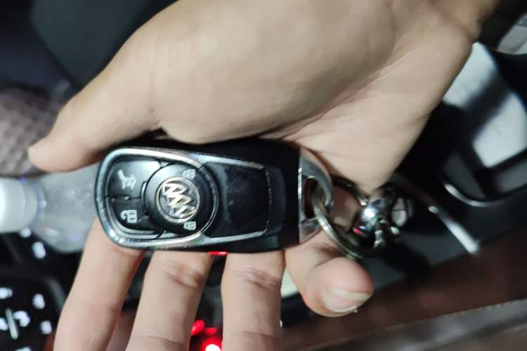 Used Buick Envision 2018 20T Two-Wheel Drive Luxury Model Vehicle Key