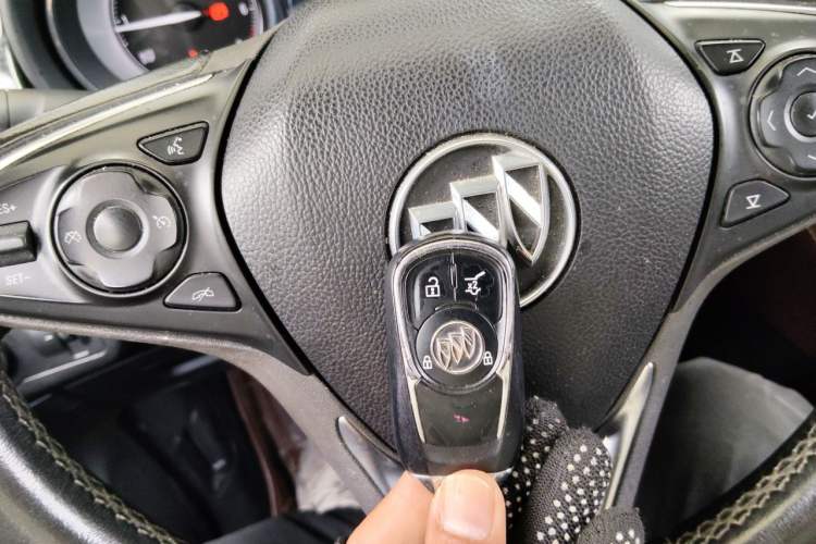Used Buick Envision 2018 20T Two-Wheel Drive Luxury Model Vehicle Key