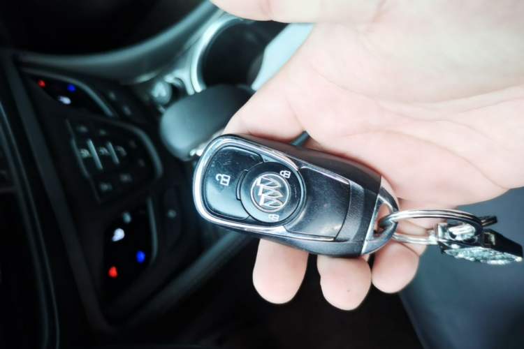 Used Buick Envision 2018 20T Two-Wheel-Drive Elite Model Vehicle Key