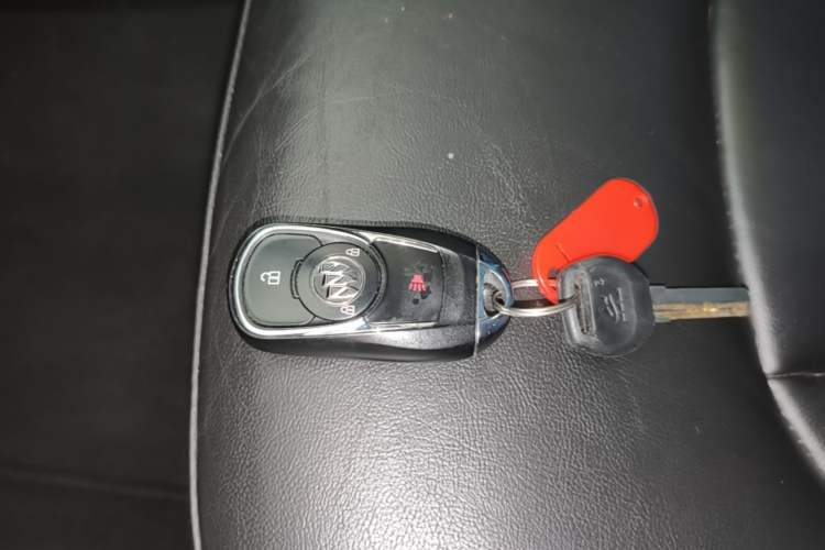 Used Buick Envision 2018 20T Two-Wheel-Drive Elite Model Vehicle Key