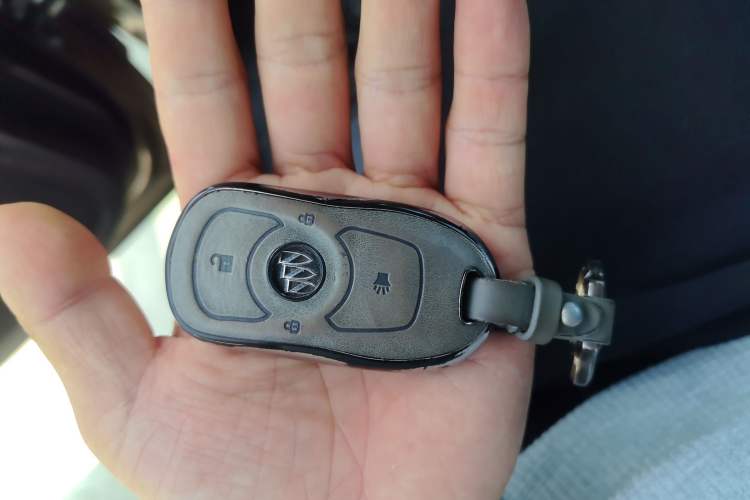 Used Buick Envision 2018 20T Two-Wheel-Drive Elite Model Vehicle Key