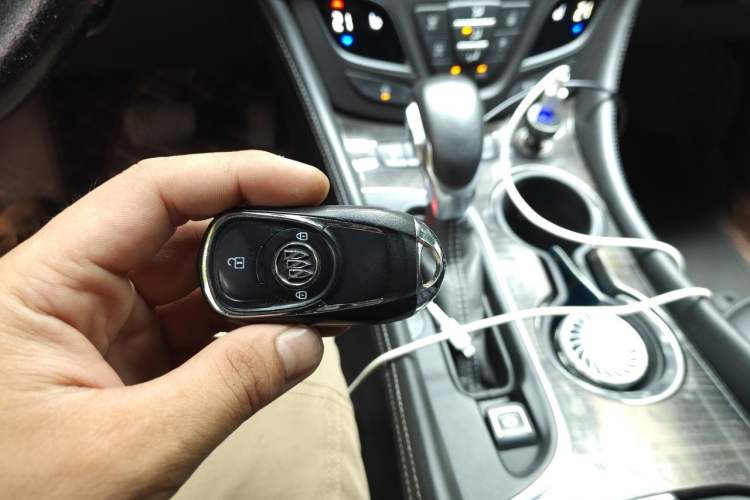 Used Buick Envision 2018 20T Two-Wheel-Drive Elite Model Vehicle Key