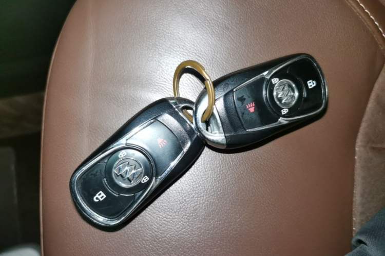 Used Buick Envision 2018 20T Two-Wheel-Drive Elite Model Vehicle Key