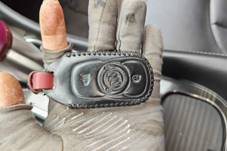 Used Buick Envision 2018 20T Two-Wheel-Drive Elite Model Vehicle Key