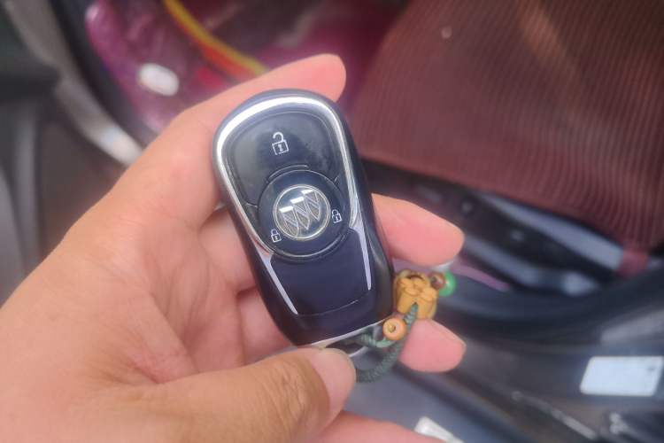 Used Buick Envision 2018 20T Two-Wheel-Drive Elite Model Vehicle Key