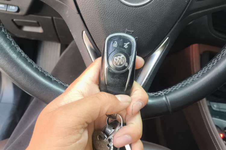 Used Buick Envision 2018 28T Four-Wheel Drive Luxury Model Vehicle Key