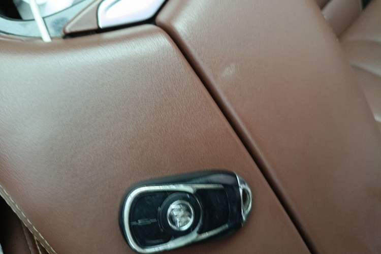 Used Buick Envision 2018 20T Two-Wheel Drive Luxury Model Vehicle Key